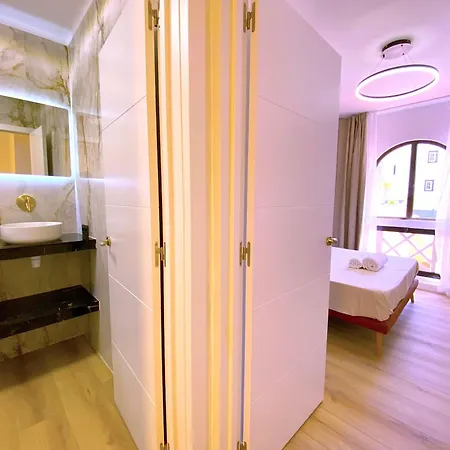 Tropicalidays Oceanview Grand Luxe Apartment *
